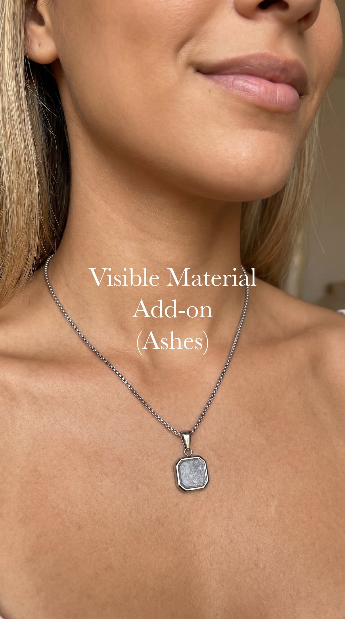 ETERNAL Square Pendant Necklace (Mother of pearl)